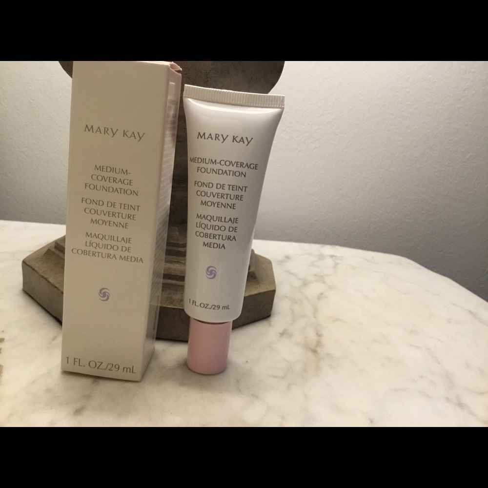 Bronze 607, Medium Coverage Foundation, Normal To Oily Skin, NIB